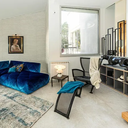 فيلة Bellevue *